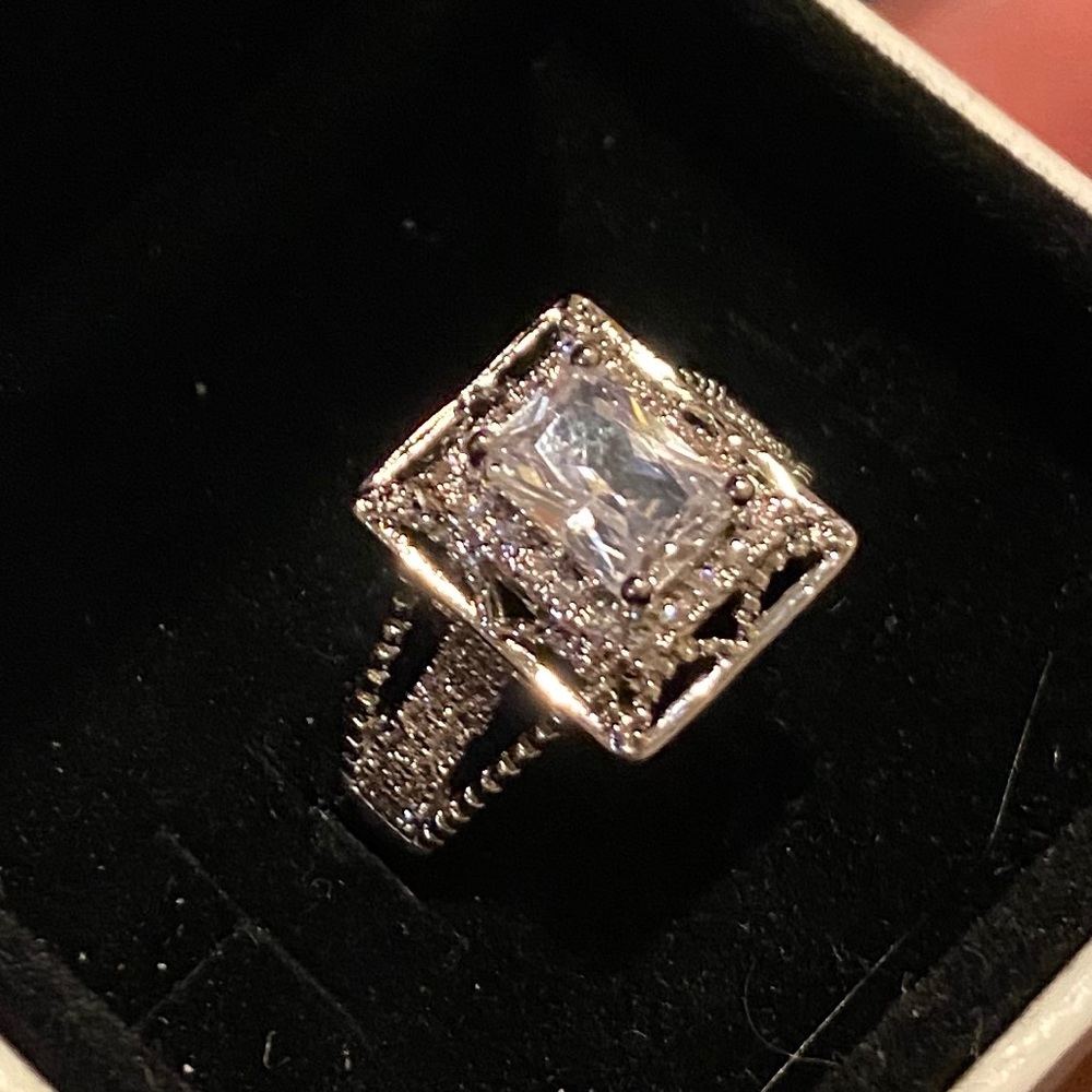 NEW Vintage Sterling Silver engagement ring